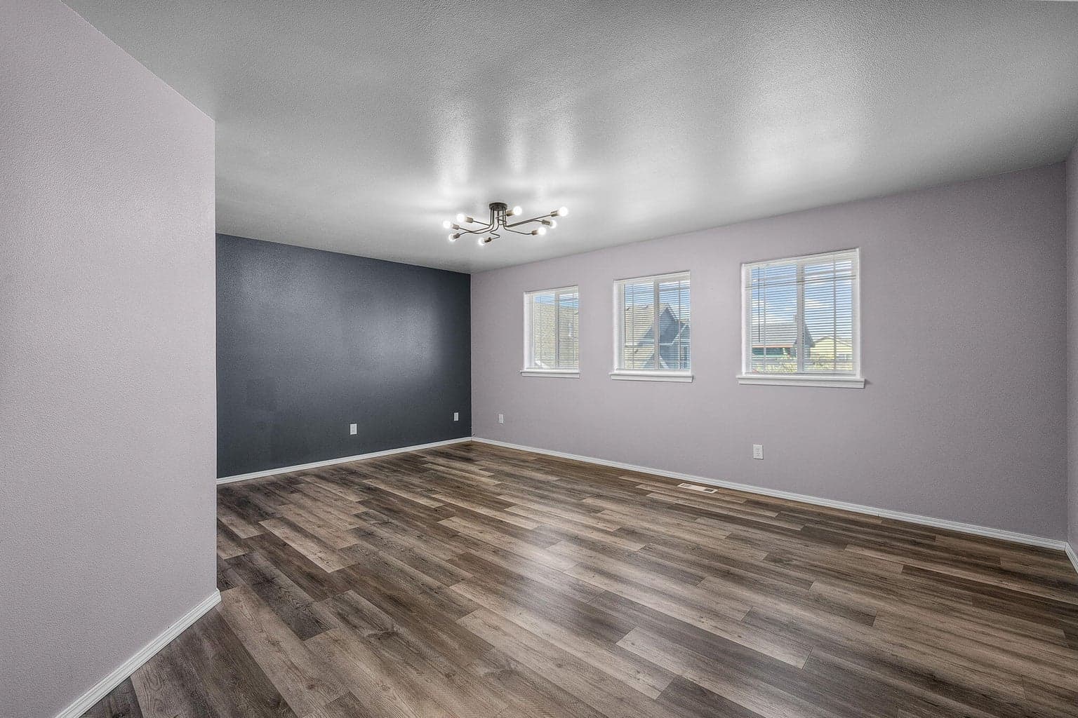 Photo of 628 NW Green Forest Circle 25 of 43