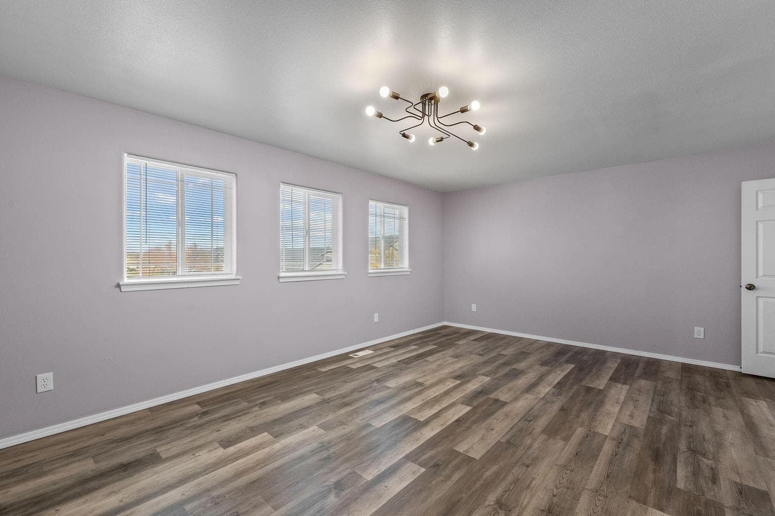 Photo of 628 NW Green Forest Circle 28 of 43