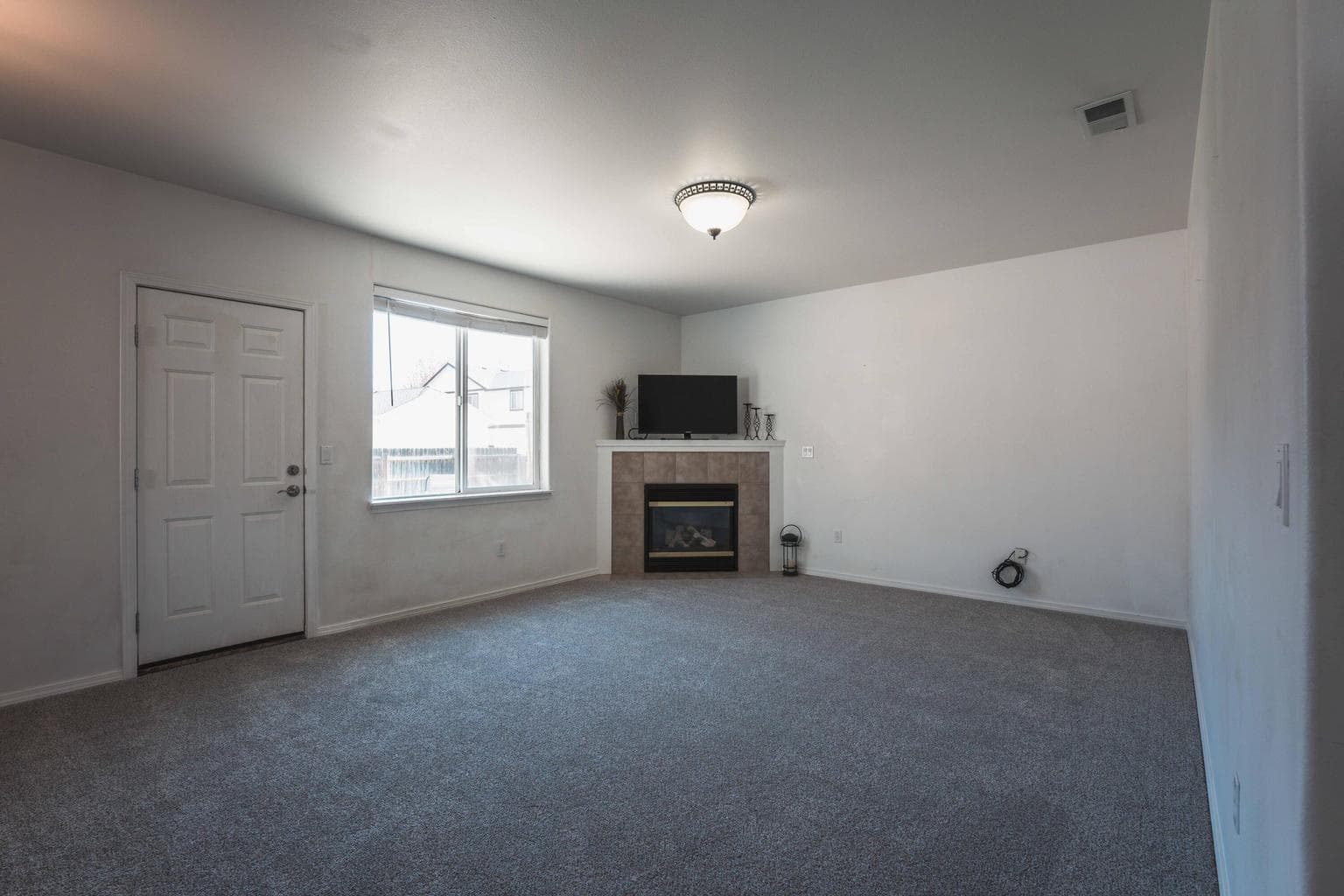 Photo of 1390 3rd 3 of 54