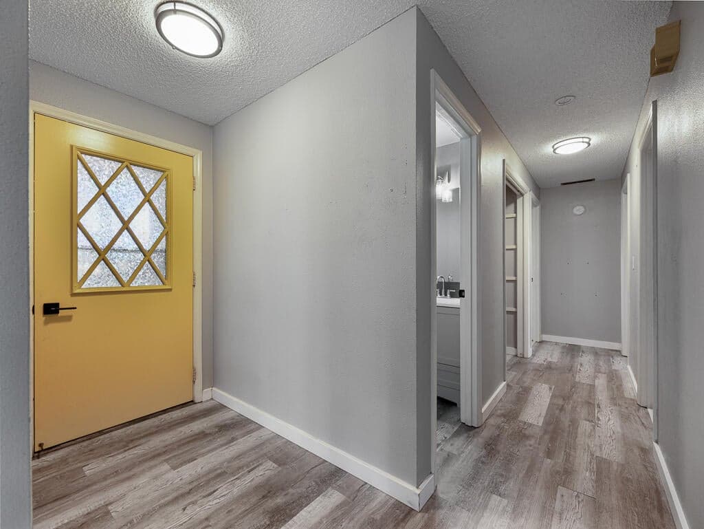 Photo of 2612 Berkeley 3 of 17