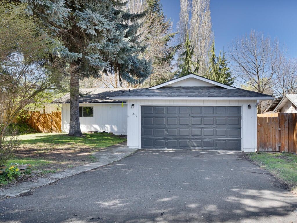 Photo of 2612 Berkeley 2 of 17