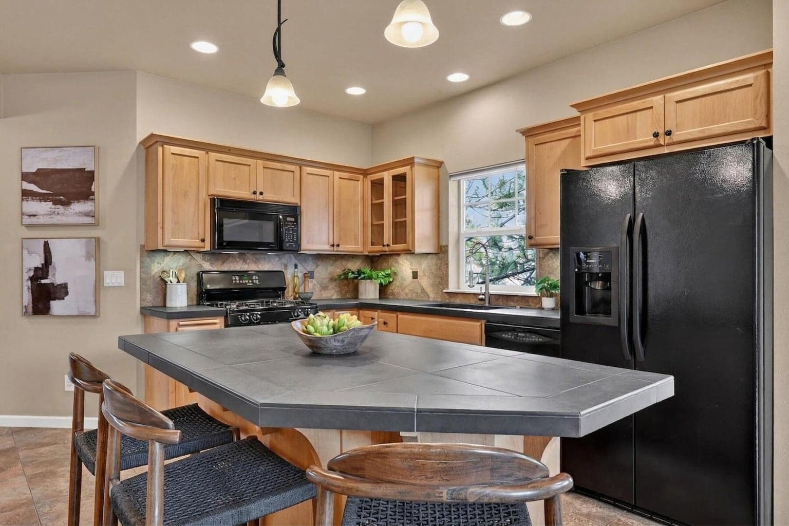 Photo of 1370 NW Mt Washington Drive 11 of 41