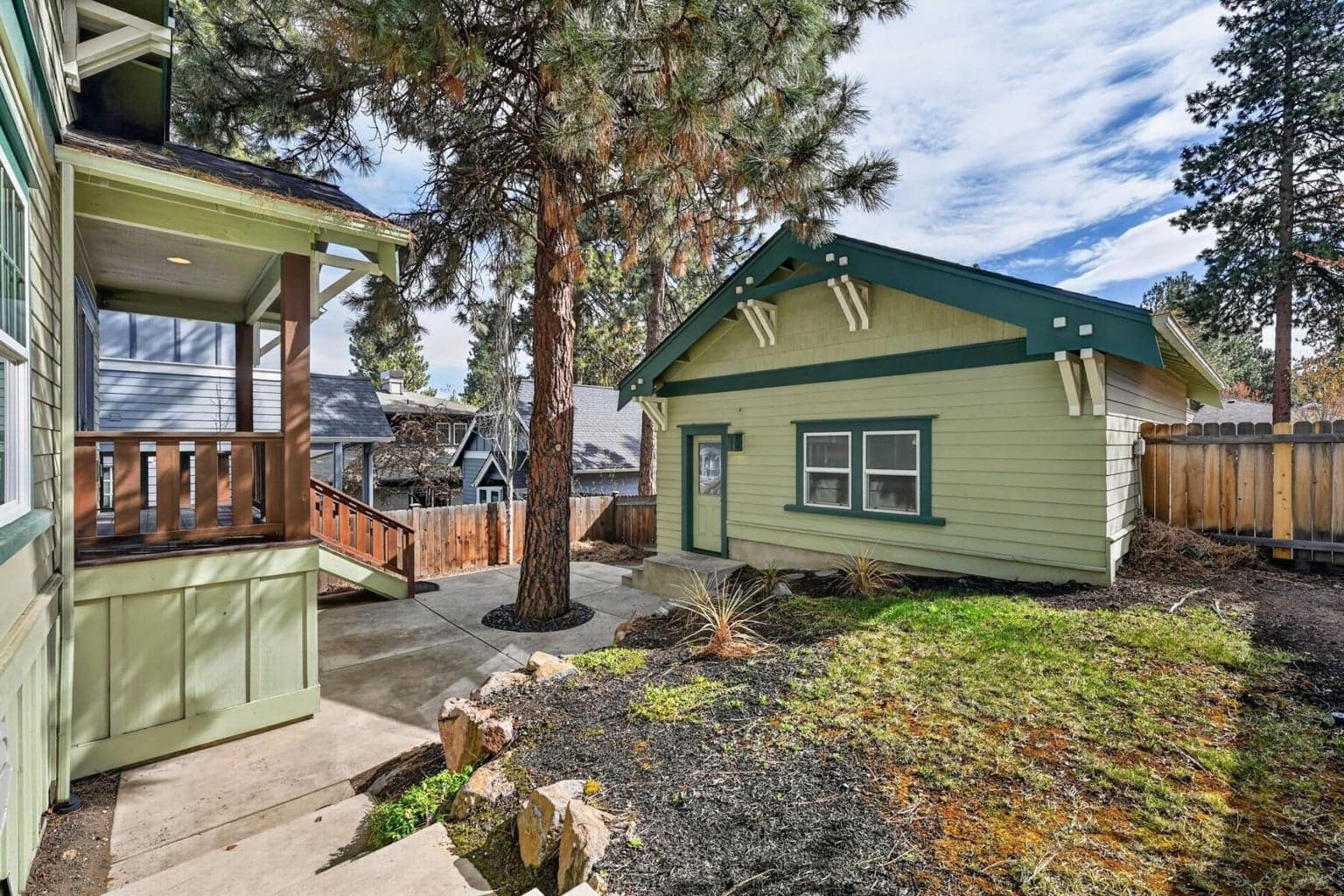Photo of 1370 NW Mt Washington Drive 26 of 41