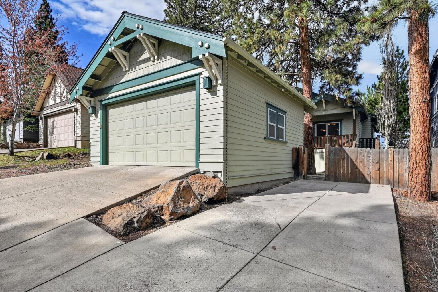 Photo of 1370 NW Mt Washington Drive 28 of 41
