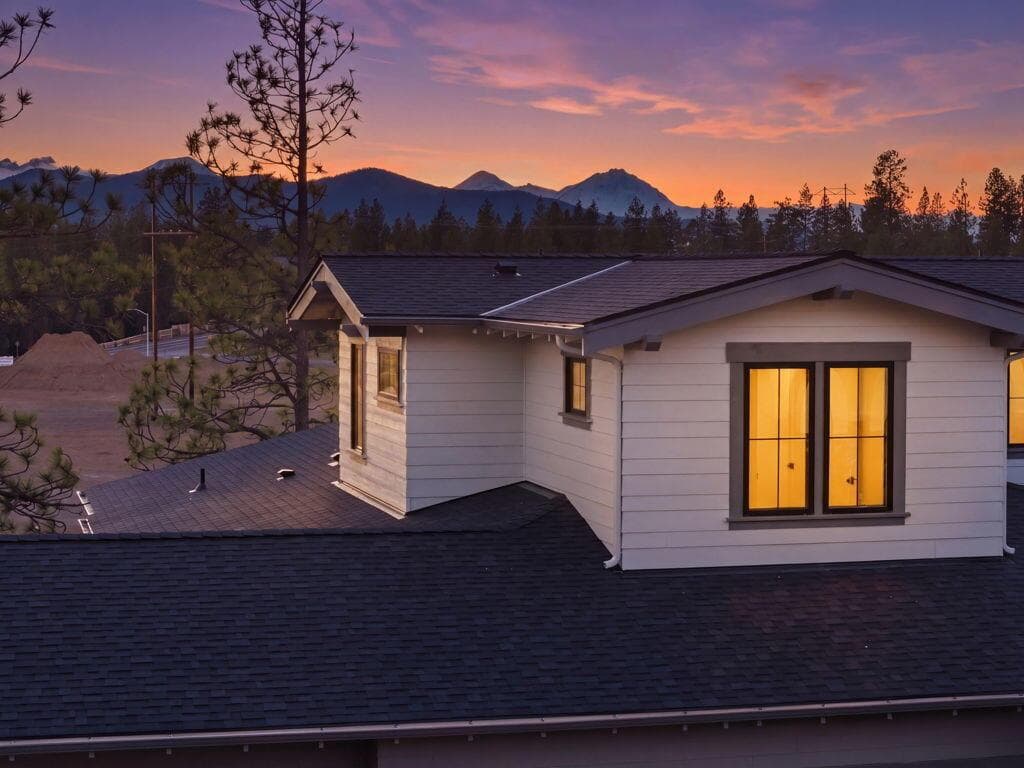 3007 Polarstar, Bend, OR, 97703 property photo