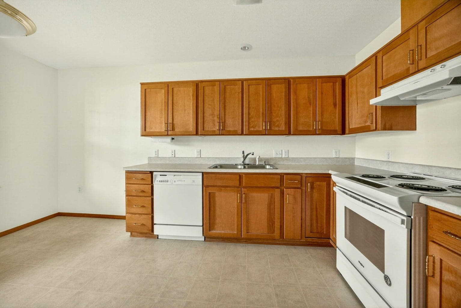Photo of 943 Mountain Meadows 4 of 58