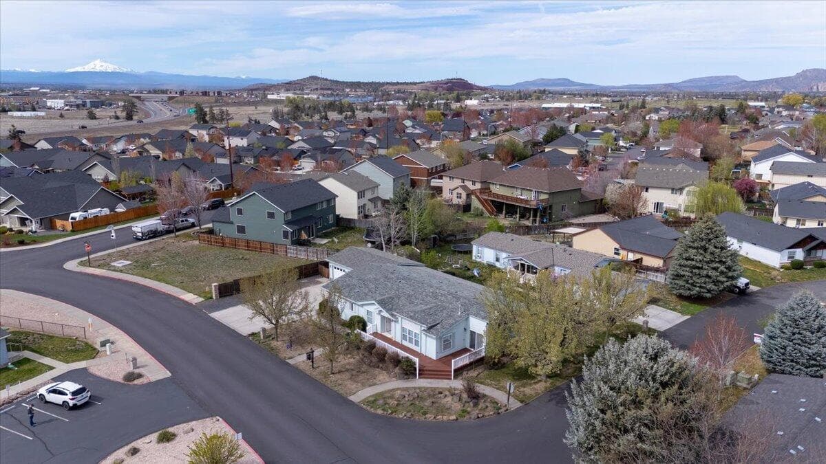 Photo of 533 NE Shoshone Drive 42 of 43