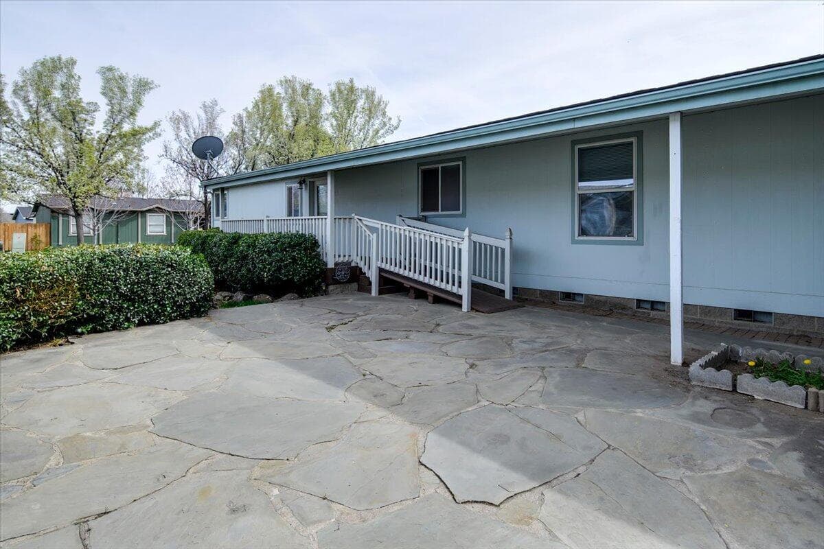 Backyard with pavers