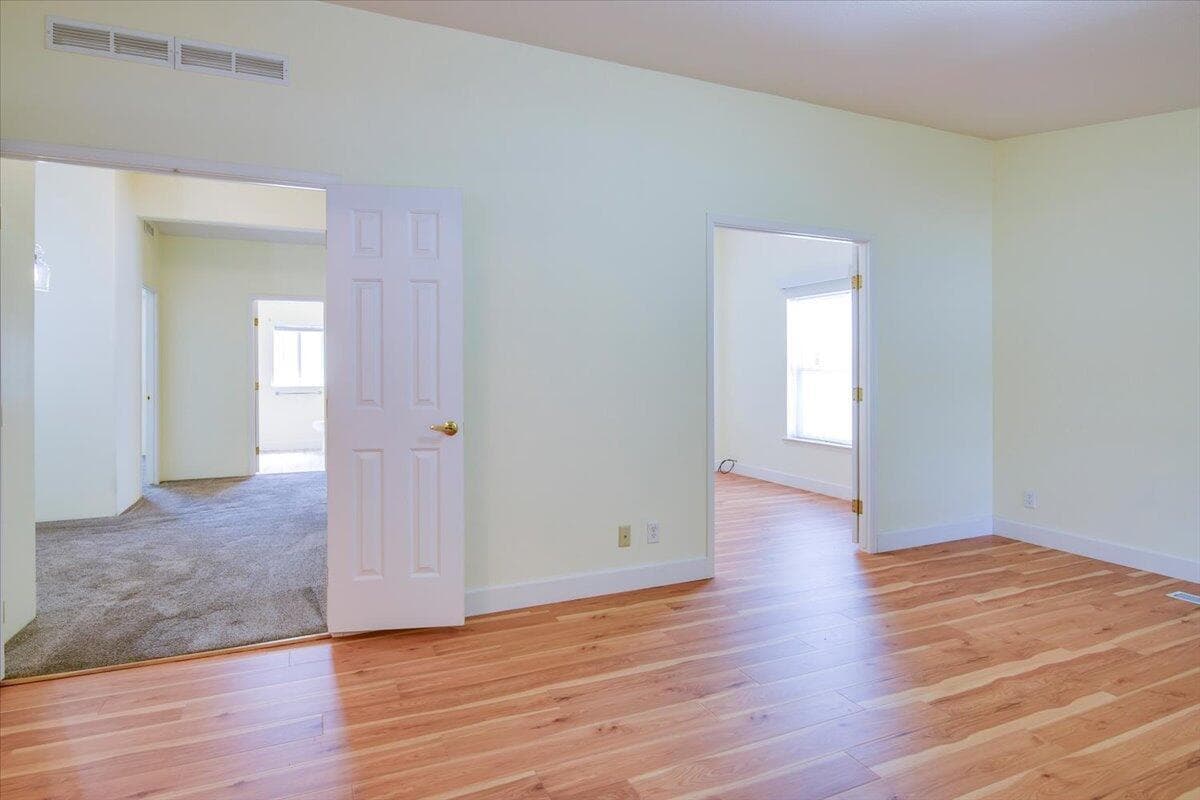 Photo of 533 NE Shoshone Drive 30 of 43