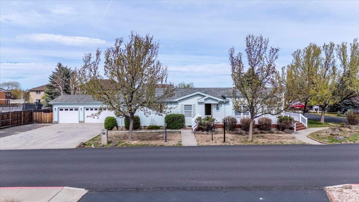 Spacious 0.29ac lot