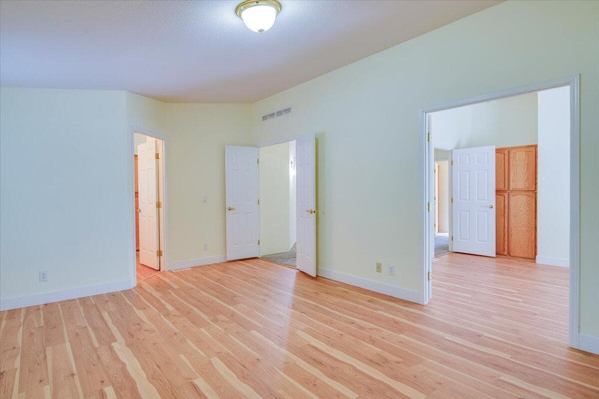 Photo of 533 NE Shoshone Drive 22 of 43