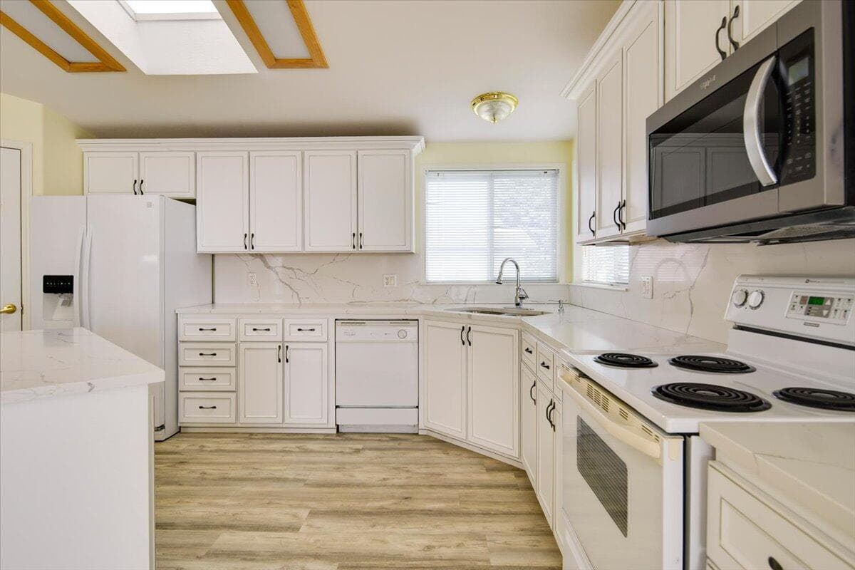 Photo of 533 NE Shoshone Drive 18 of 43
