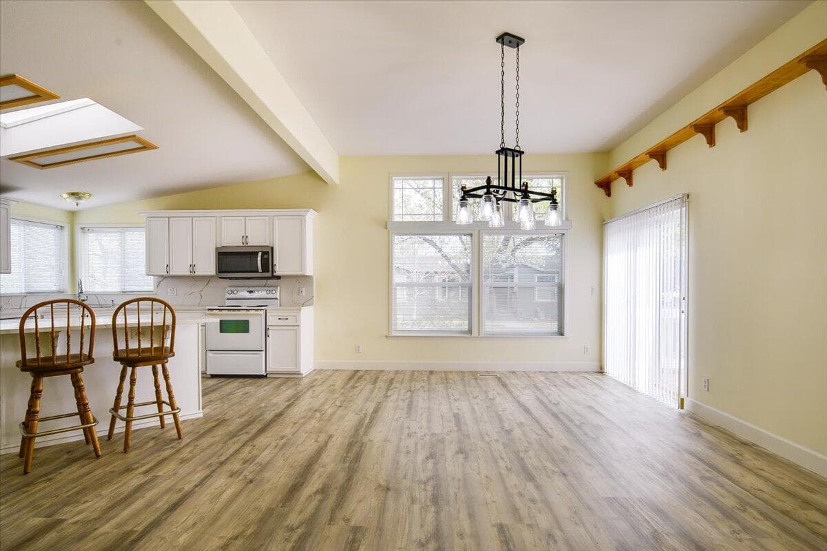 Photo of 533 NE Shoshone Drive 14 of 43