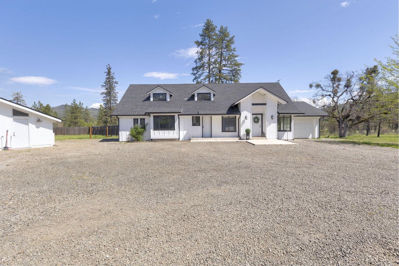 Photo of 683 Rockwood 3 of 71