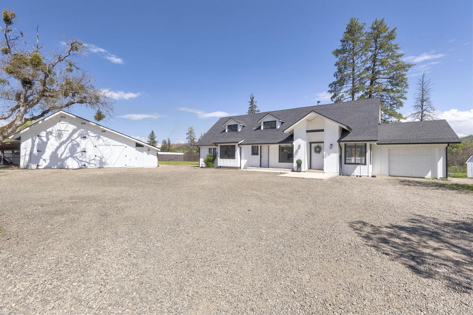 Photo of 683 Rockwood 4 of 71
