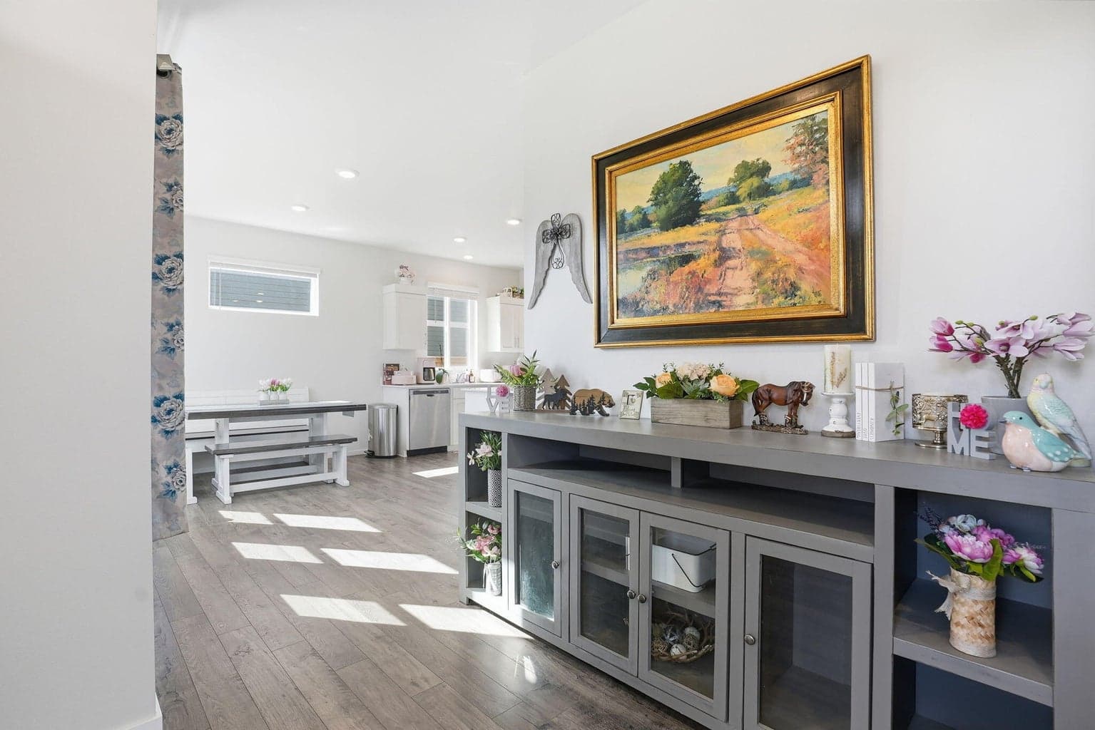 Entry way. Beautiful credenza included in sale