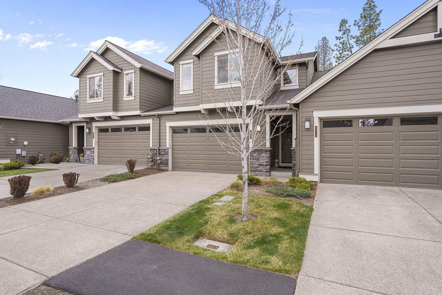 Photo of 60439 Hedgewood 2 of 40