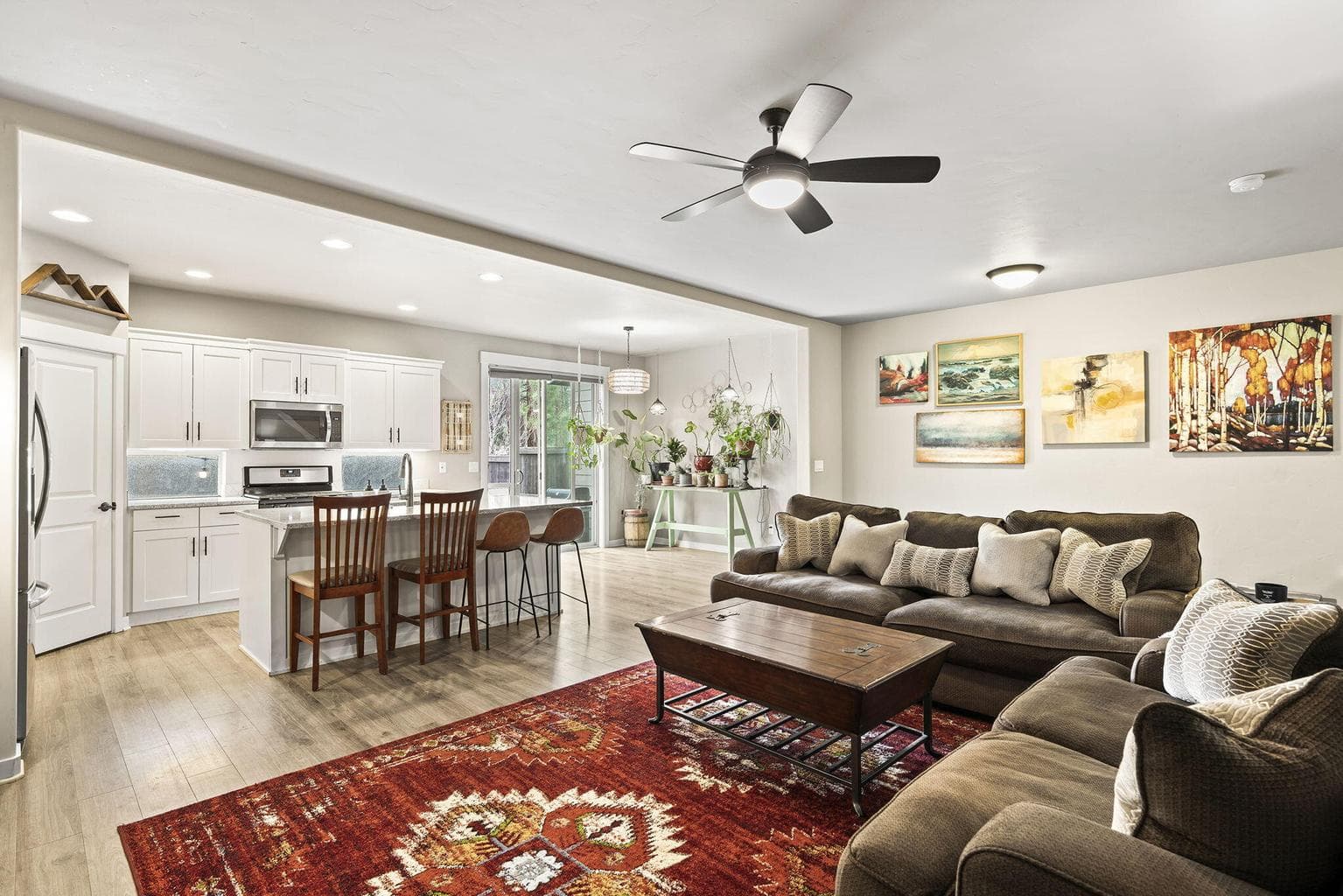 Photo of 60439 Hedgewood Lane 8 of 40