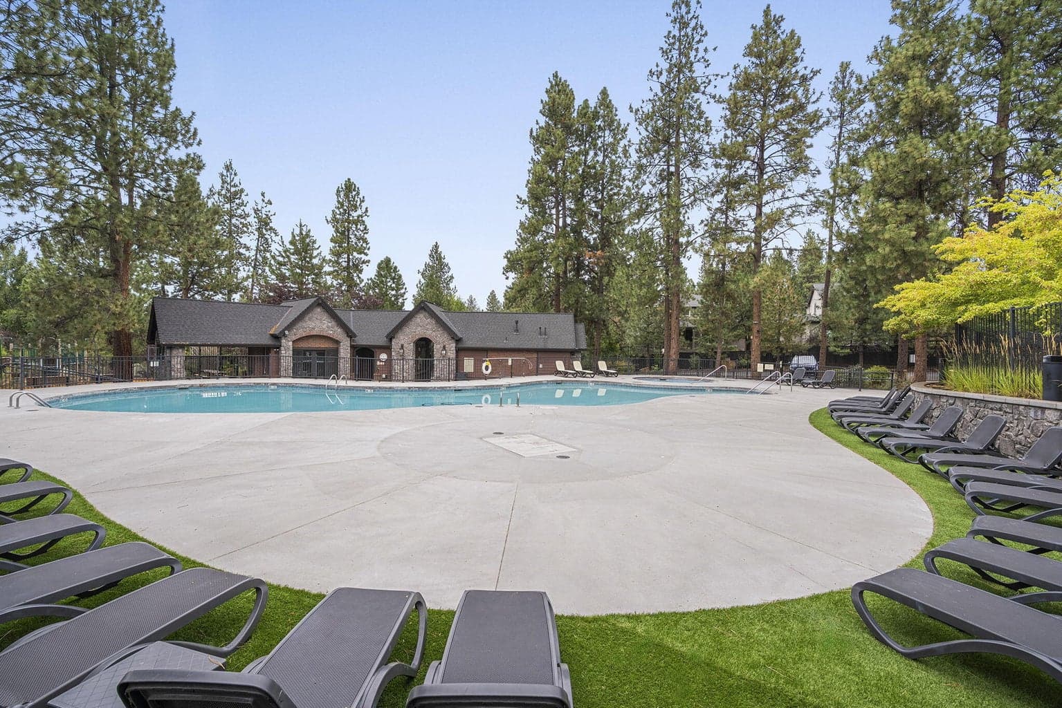 Photo of 60439 Hedgewood Lane 37 of 40
