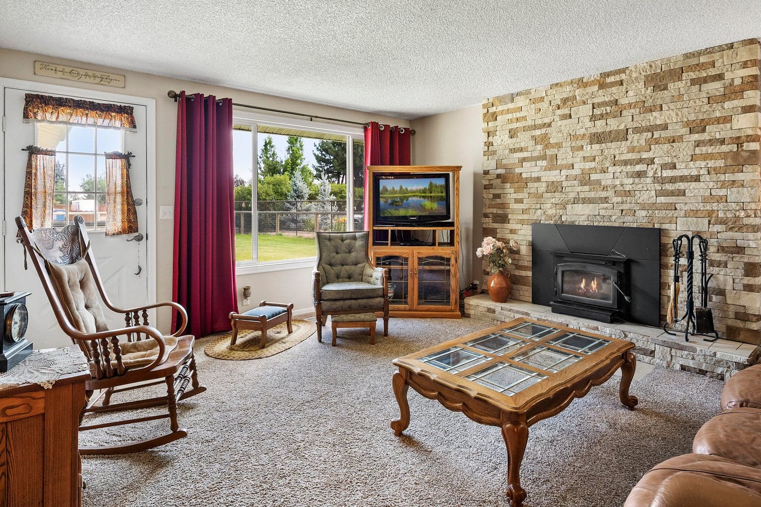 Photo of 3992 NW Xavier Avenue 3 of 16