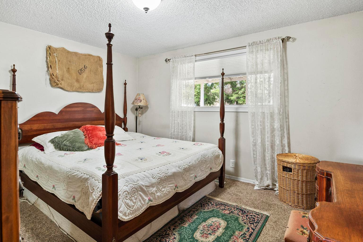 Photo of 3992 NW Xavier Avenue 12 of 16