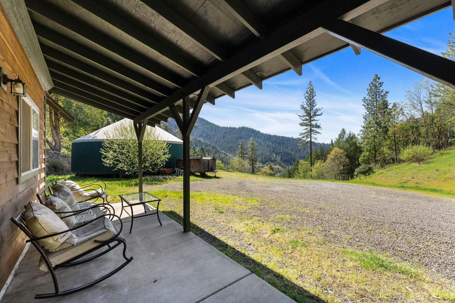 Photo of 17939 Evans Creek 3 of 62