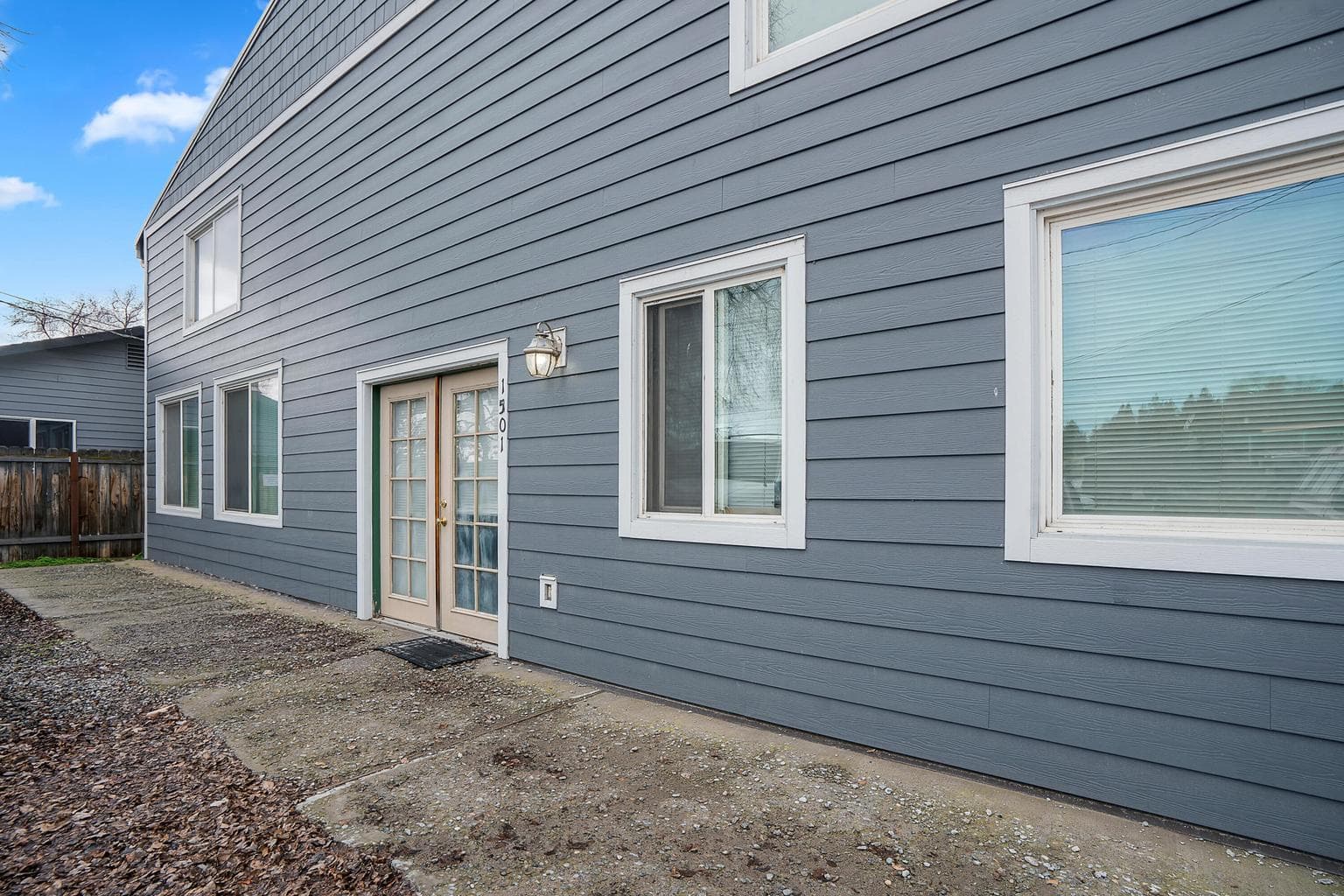 Photo of 1505 Harwood 3 of 16