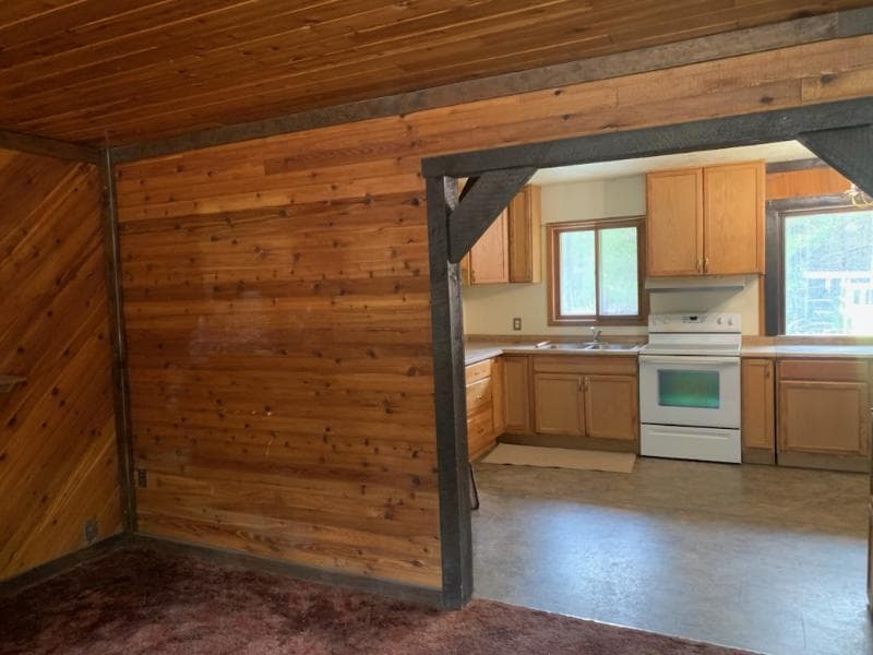 Photo of 51367 Welch 3 of 14