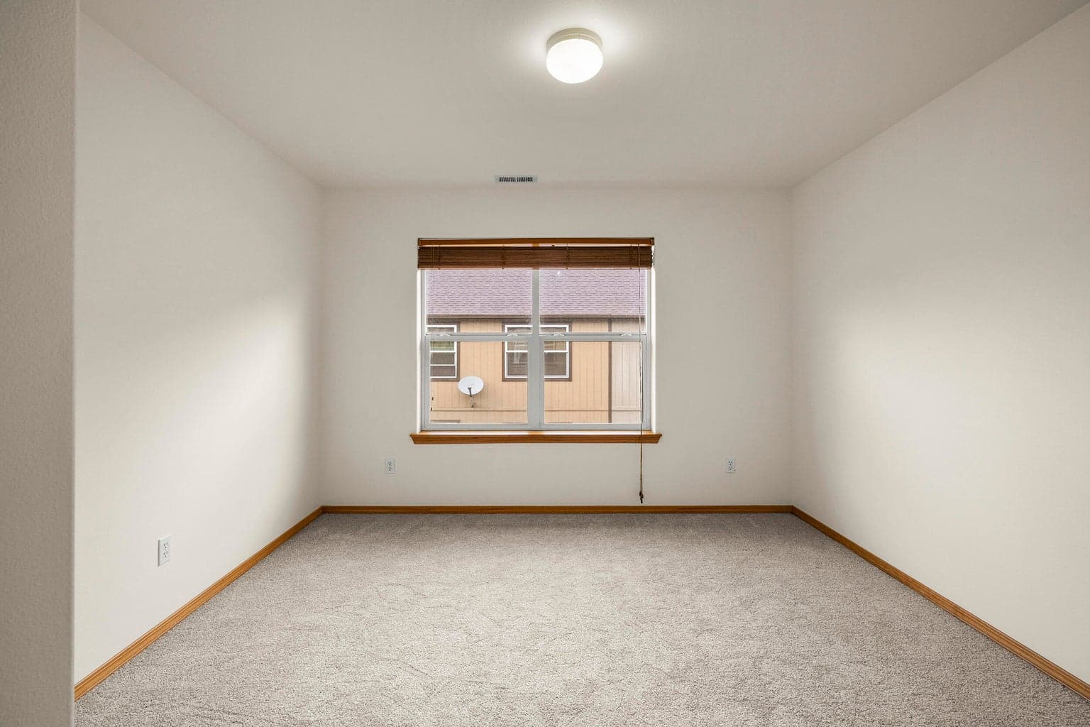 Photo of 2813 SW Indian Circle 11 of 26