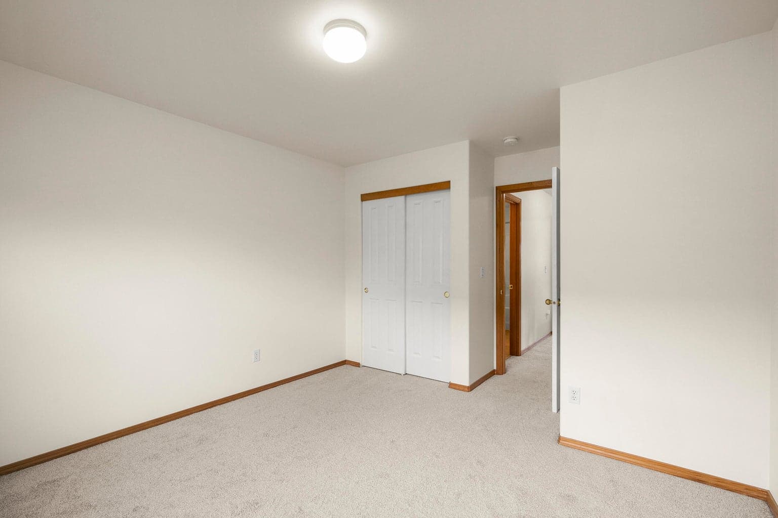 Photo of 2813 SW Indian Circle 12 of 26
