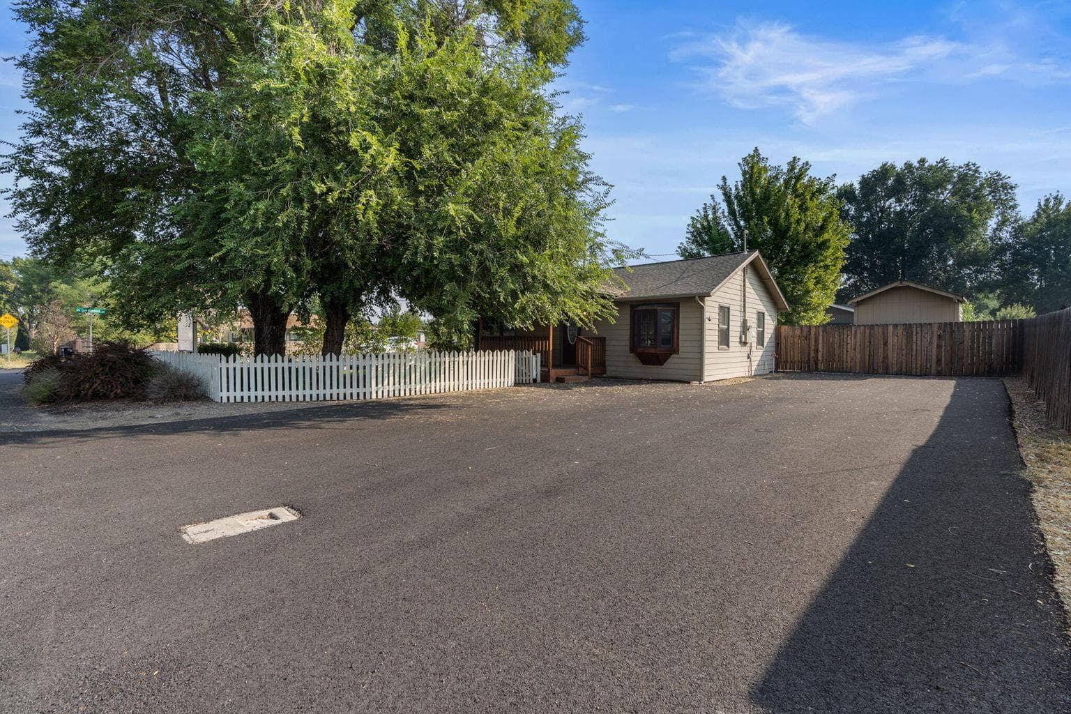 Photo of 654 4th 4 of 18