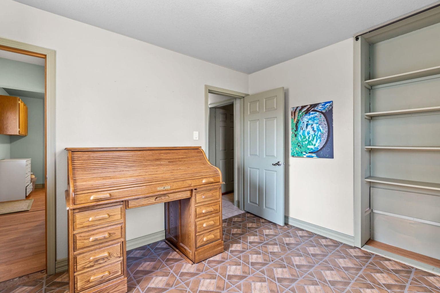 Photo of 654 NW 4th Street 13 of 18