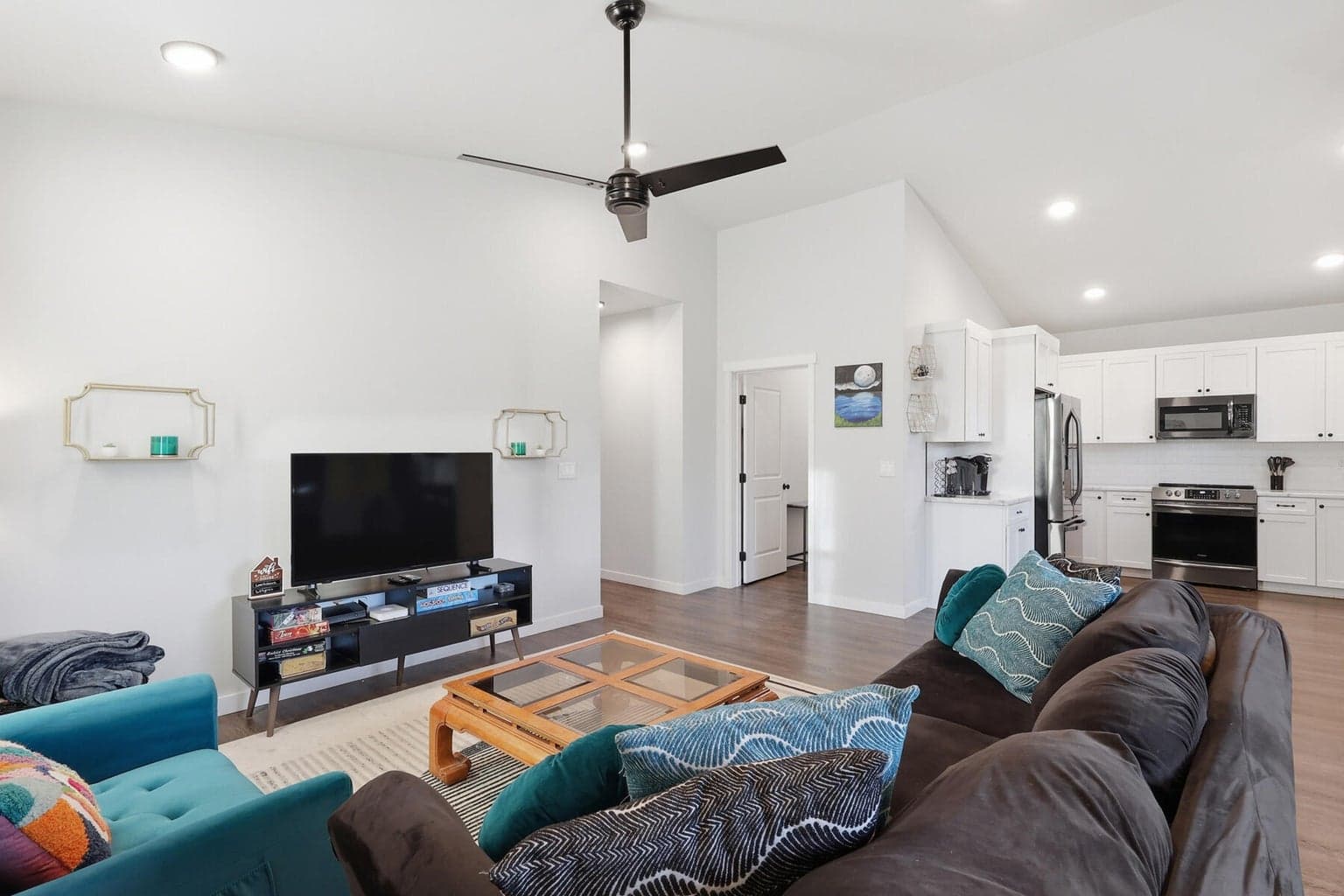 Photo of 16455 Bassett 4 of 43