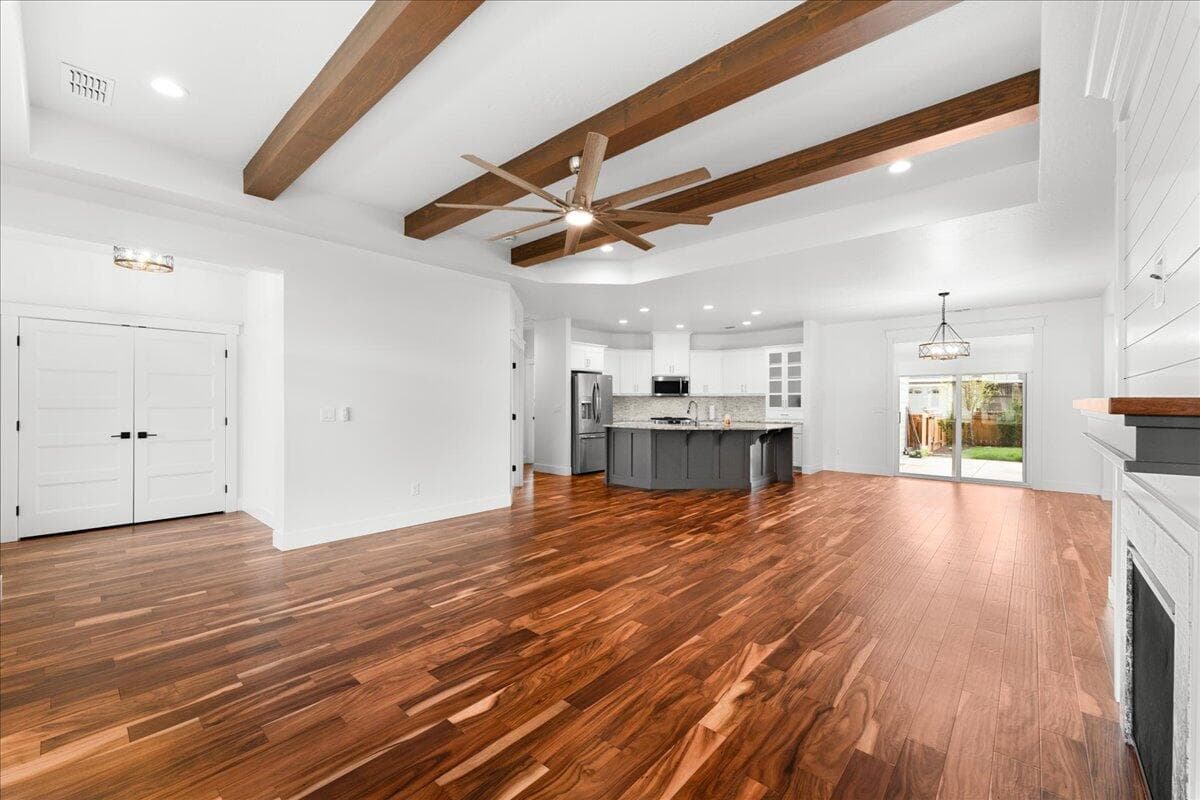 Photo of 409 Castle Rock 4 of 33
