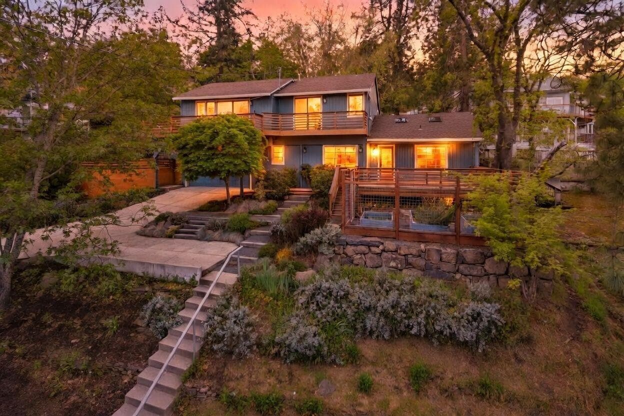 Photo of 301 Hillcrest 1 of 36