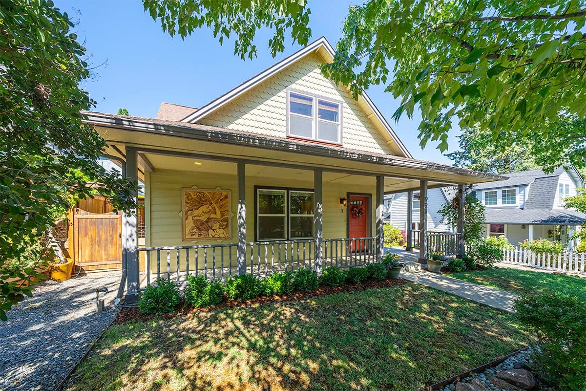 Photo of 923 Bellview 1 of 43