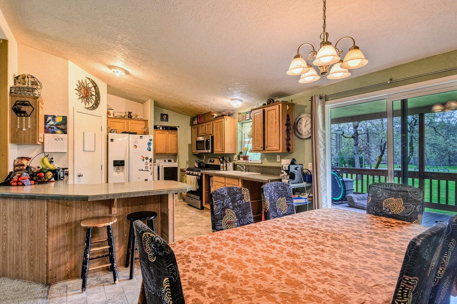 Photo of 360 Lamont 5 of 31