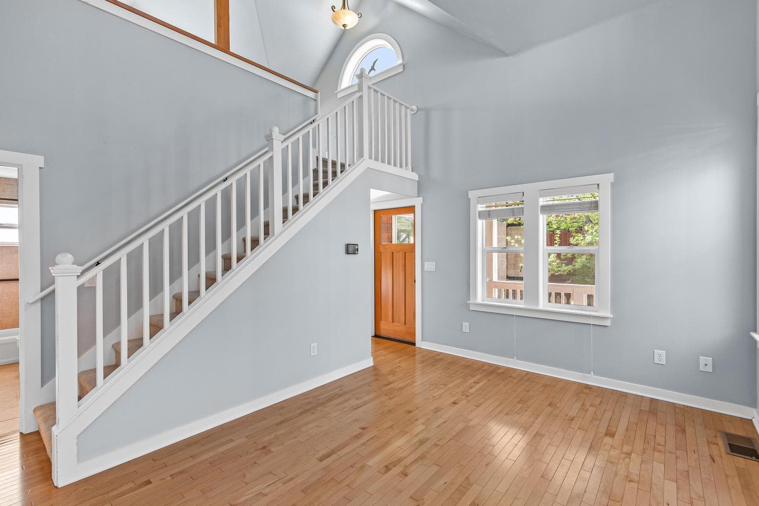 Photo of 2299 Siskiyou 4 of 29