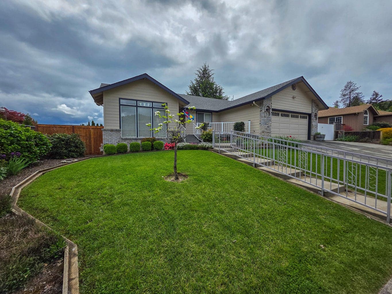 909 Regent