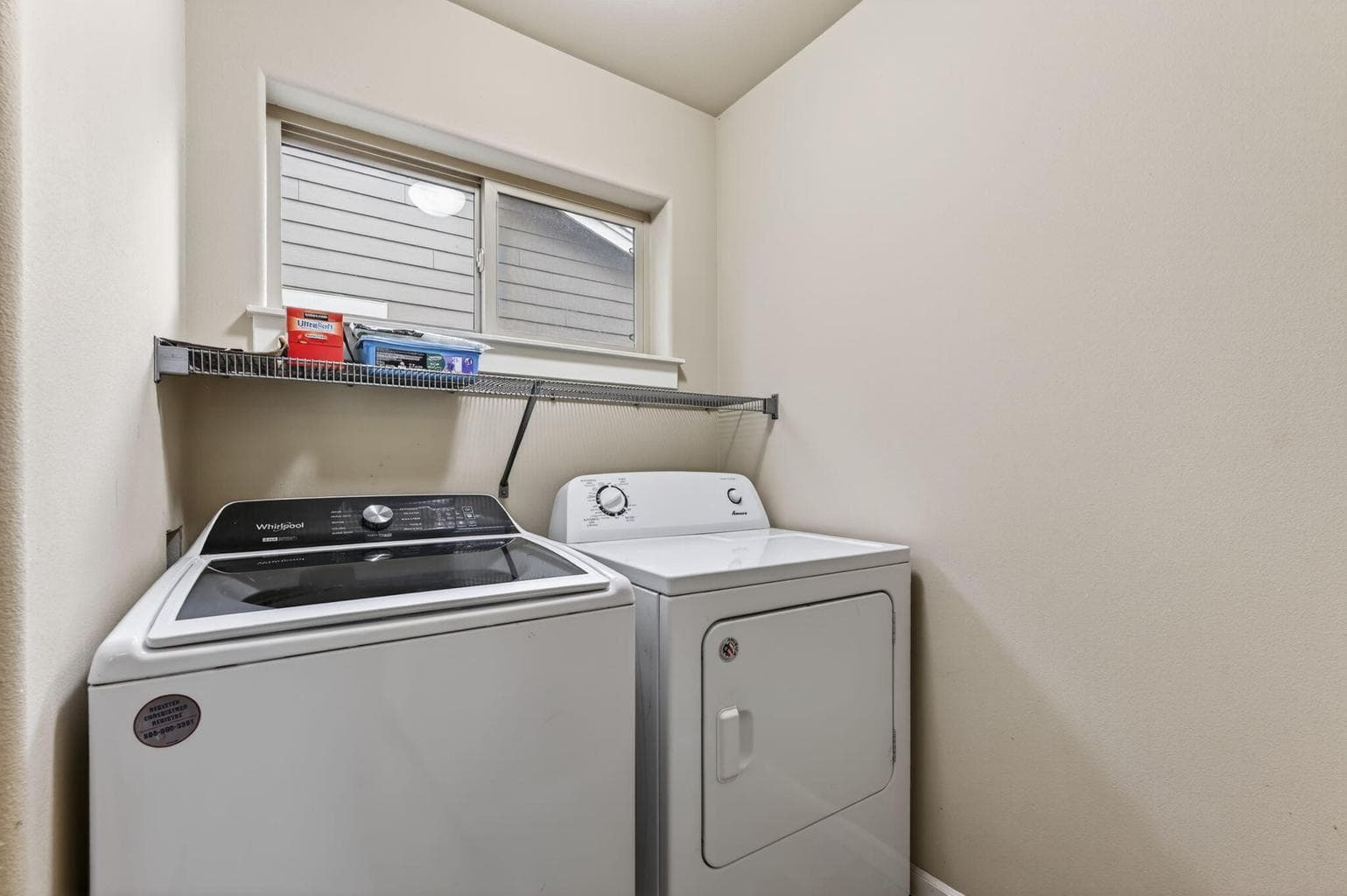 Photo of 20252 Badger Road 16 of 36