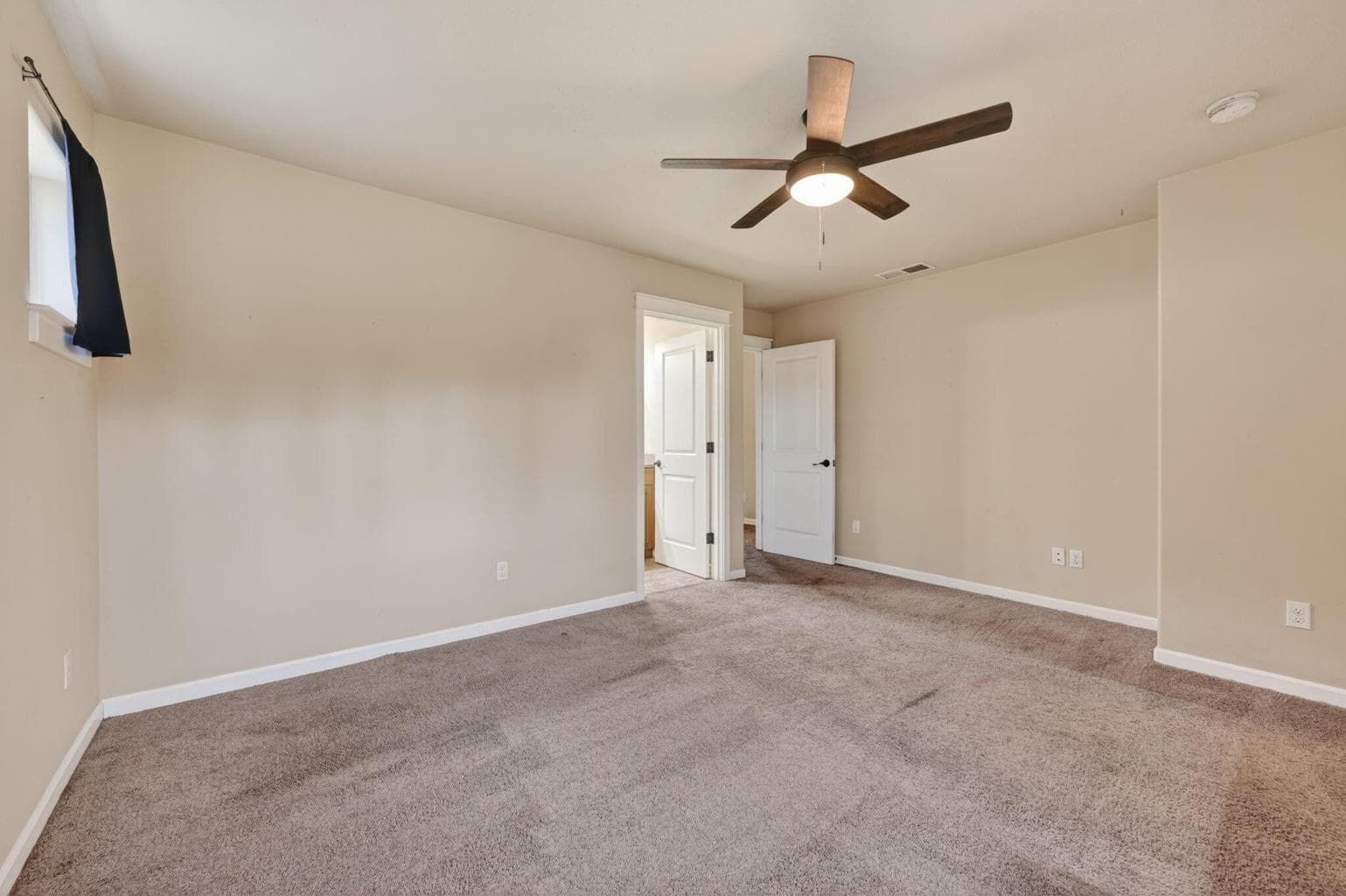 Photo of 20252 Badger Road 17 of 36