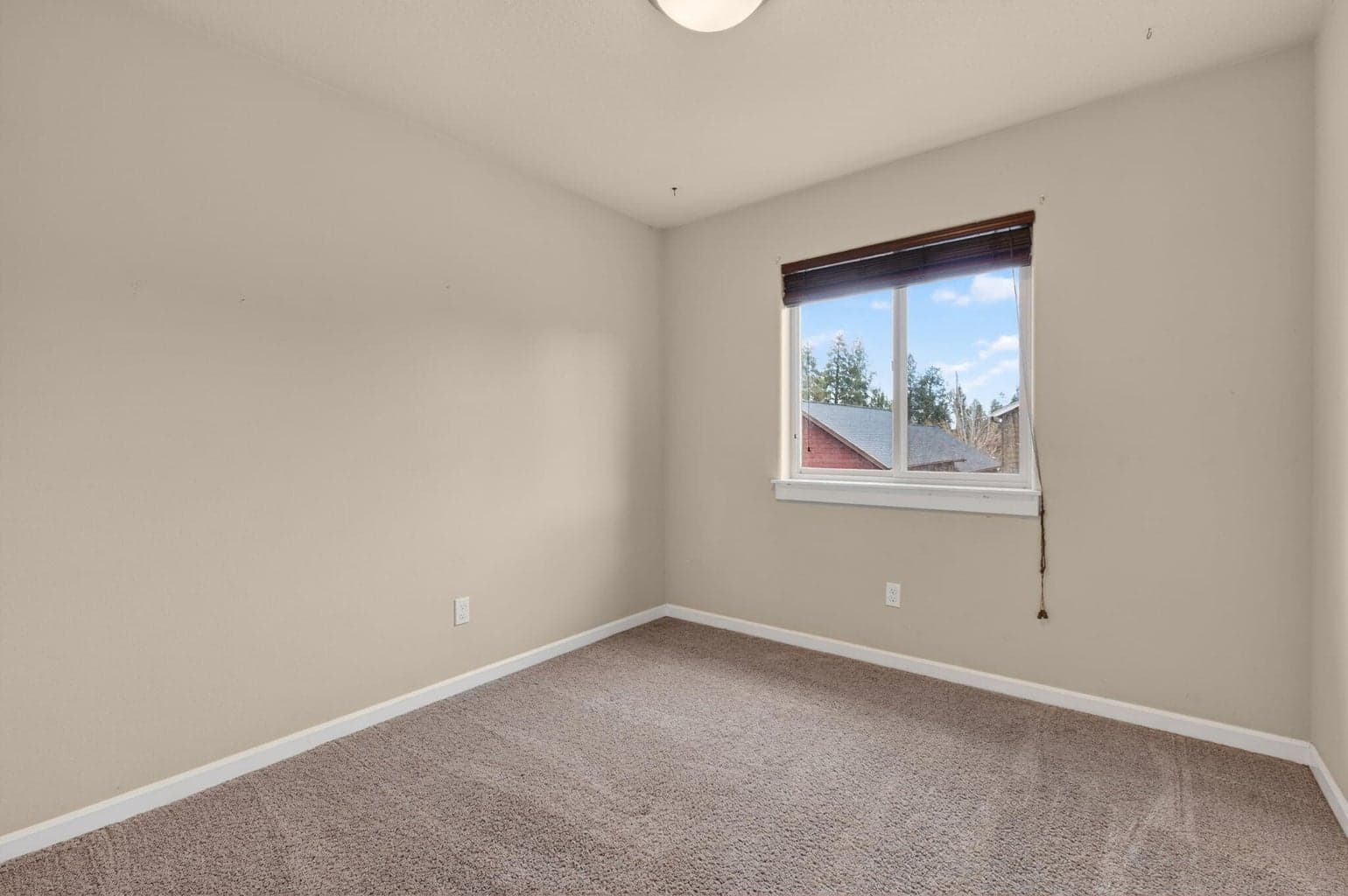 Photo of 20252 Badger Road 23 of 36