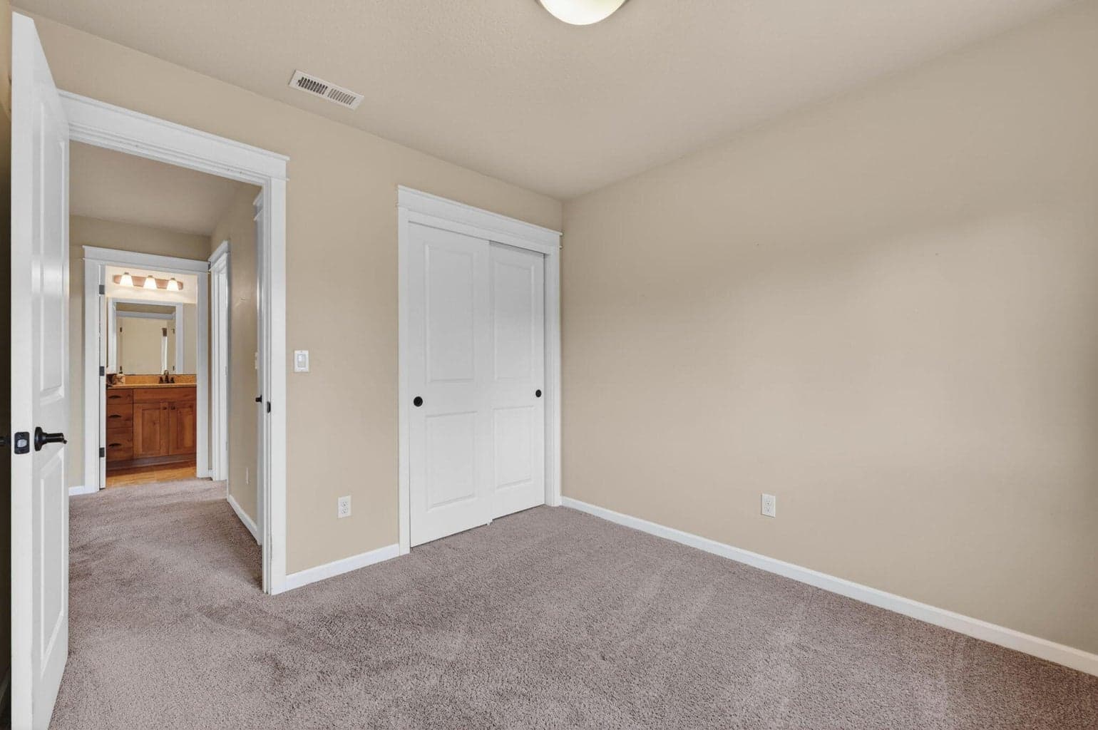 Photo of 20252 Badger Road 25 of 36