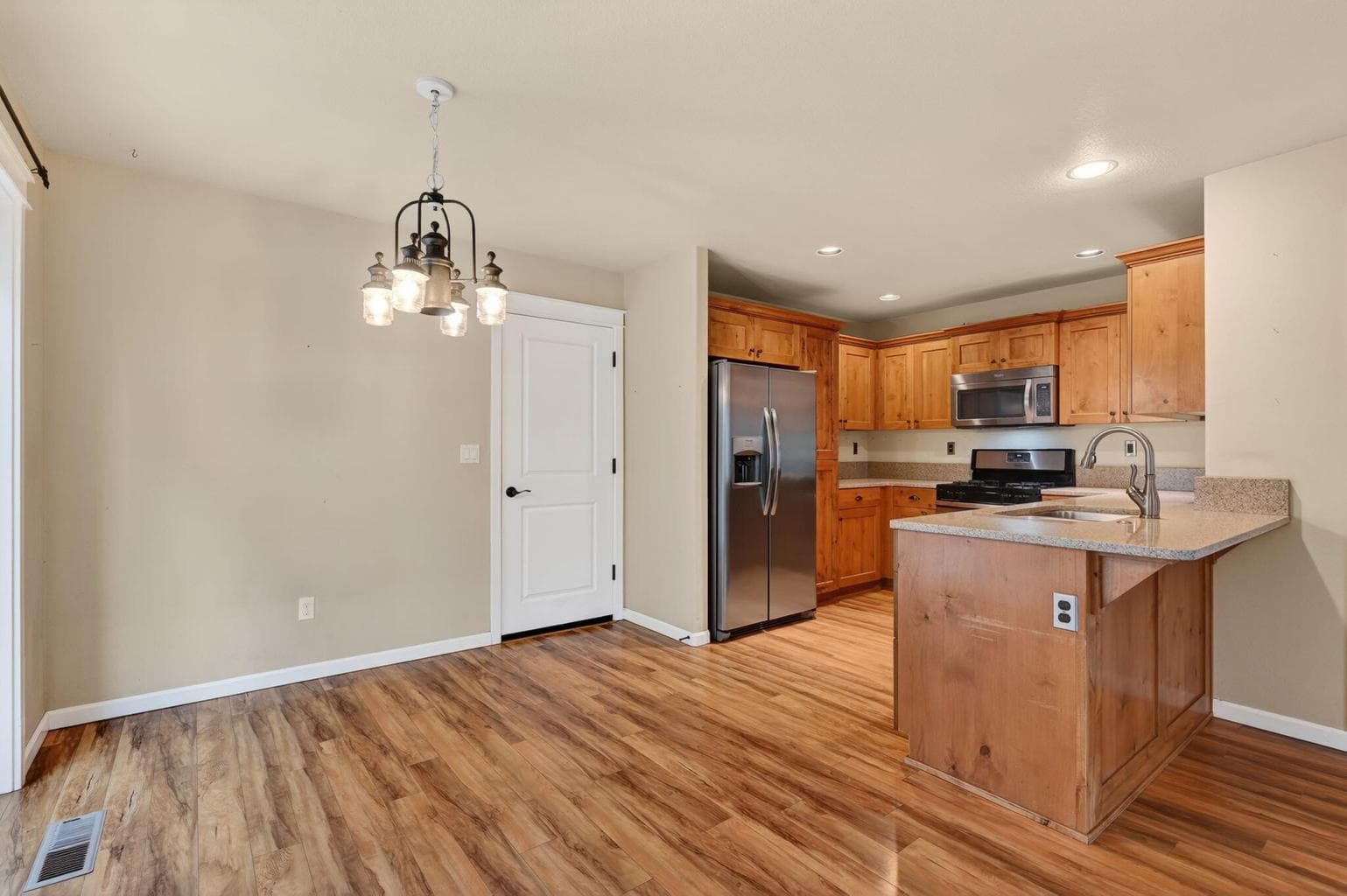 Photo of 20252 Badger Road 11 of 36