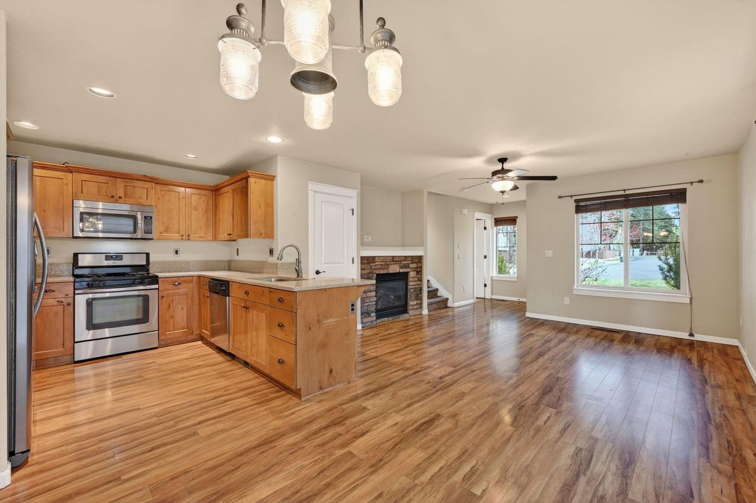 Photo of 20252 Badger Road 12 of 36