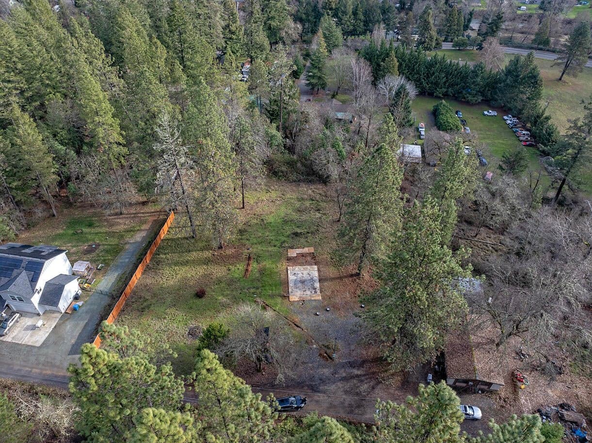 1329 Evans Creek