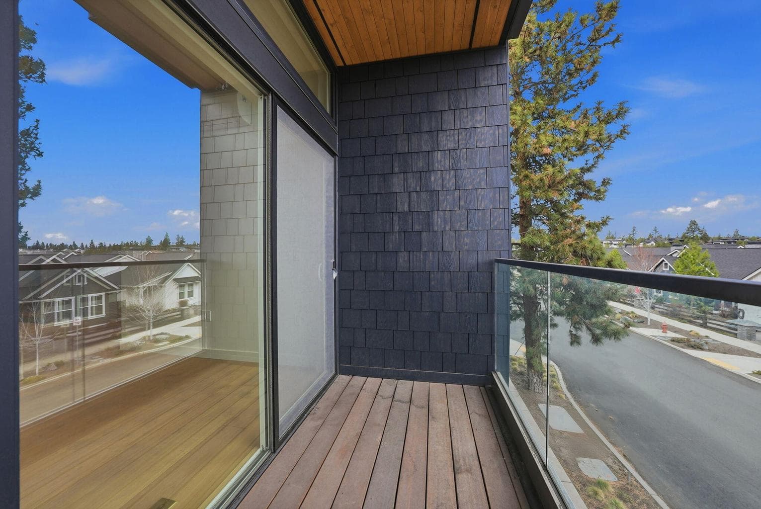 Photo of 2745 NW Ordway Avenue 10 of 24
