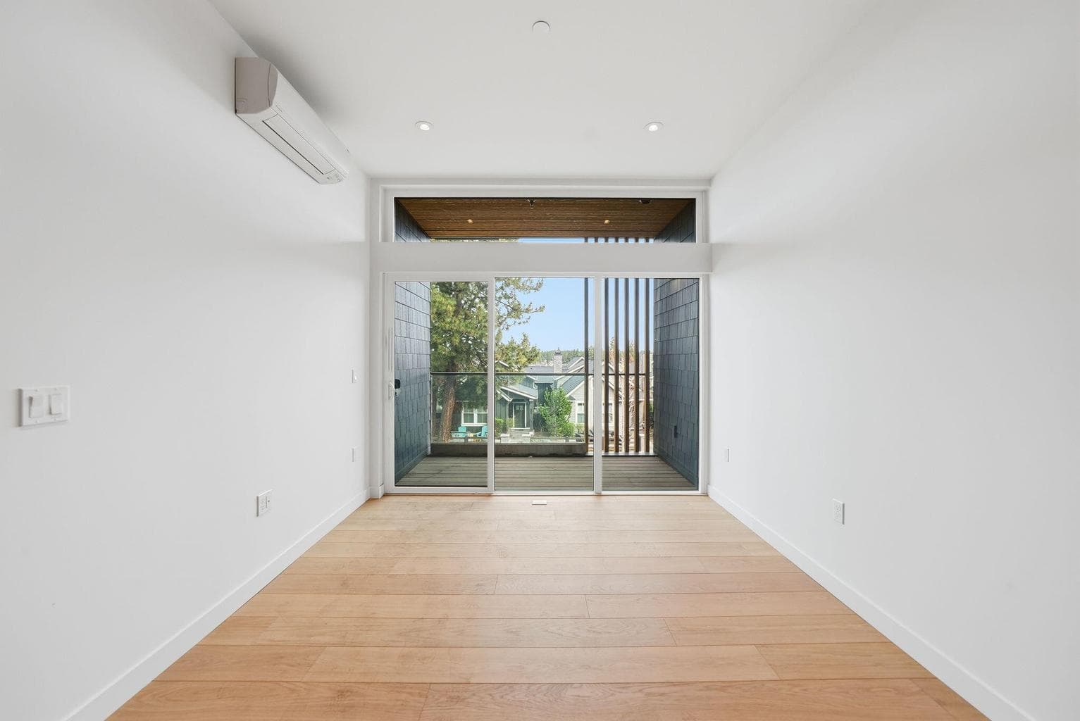 Photo of 2745 NW Ordway Avenue 14 of 24