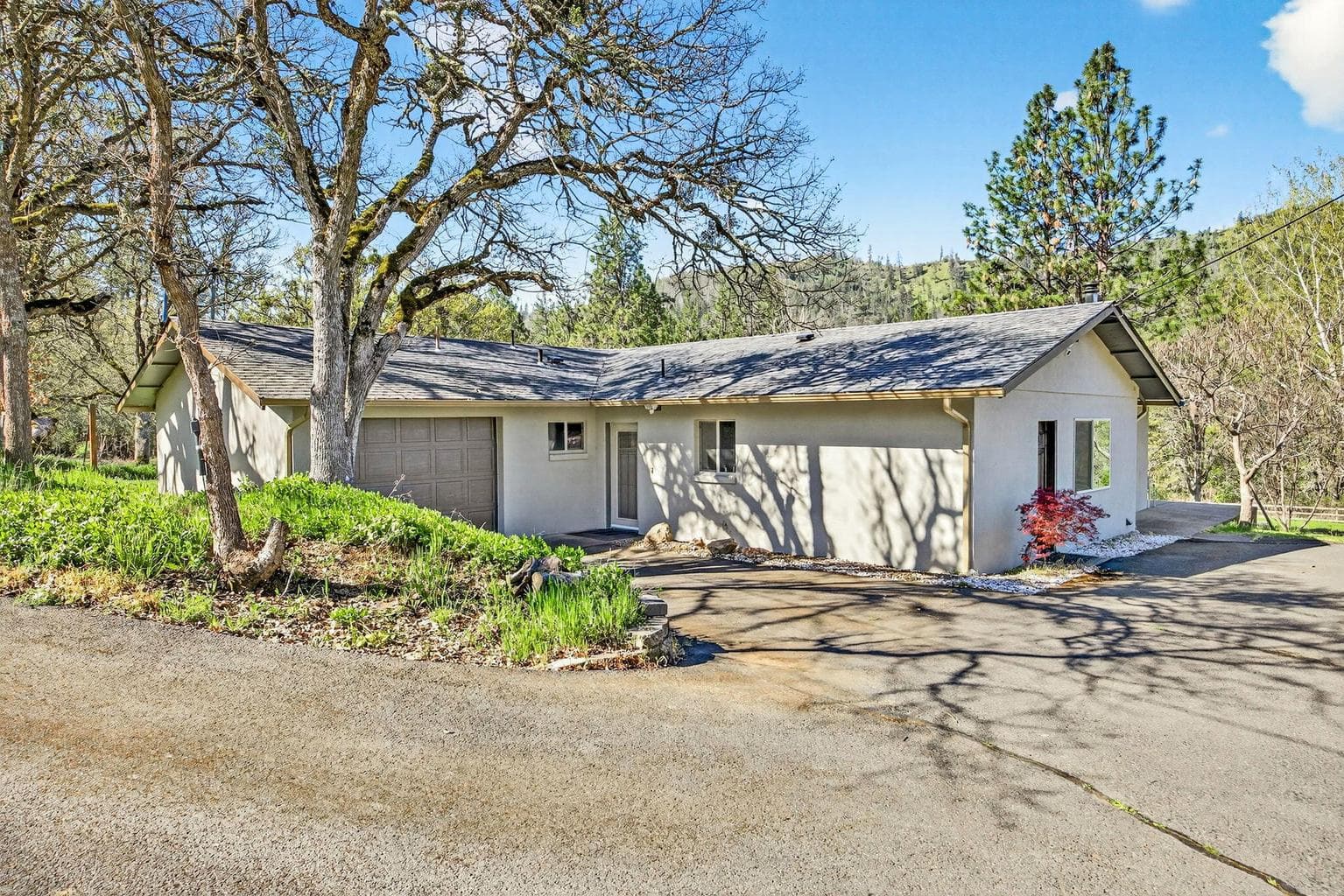 Photo of 5700 Highway 238 2 of 43