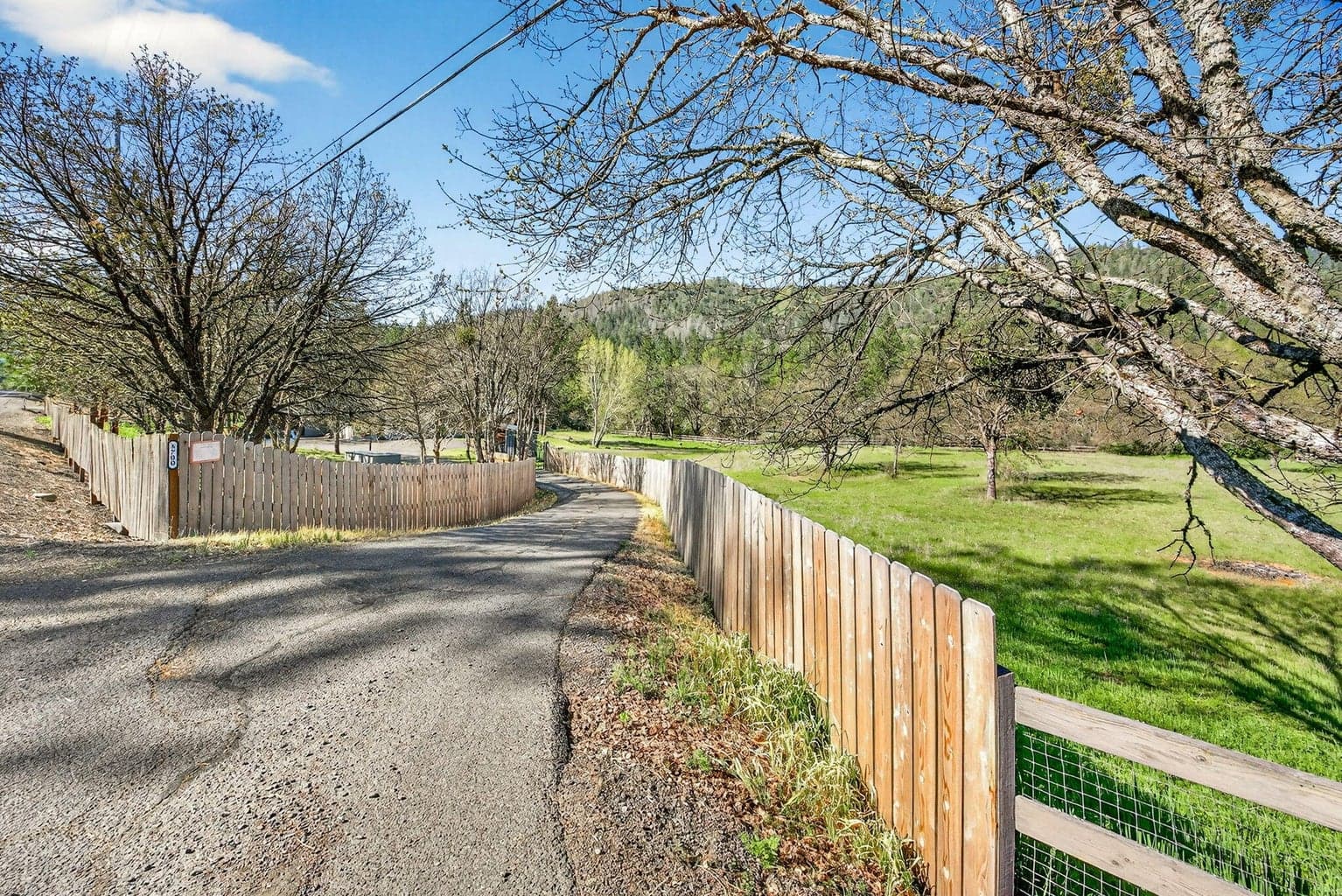 Photo of 5700 Highway 238 4 of 43
